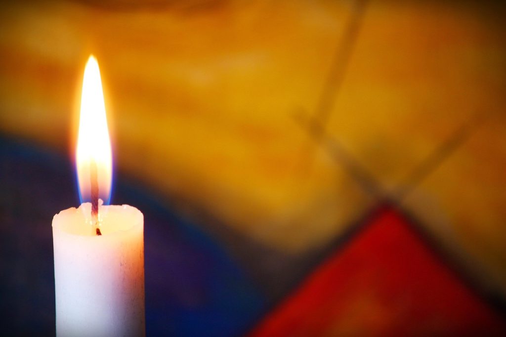 safe use of candles and lamps 